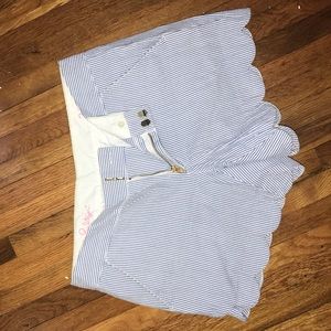 Lilly Pulitzer size 2 seersucker scalloped shorts